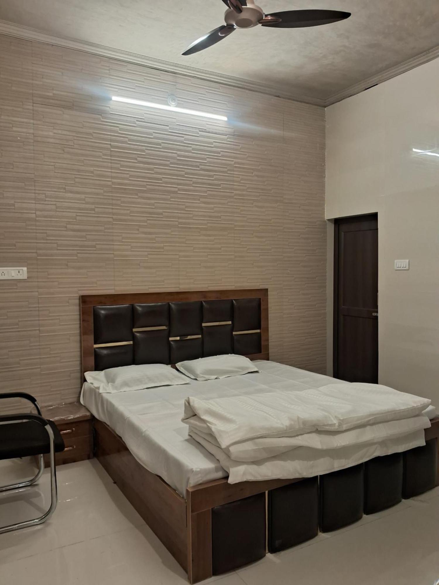 Sri Ram Lalla International Hotel Ayodhya Exterior photo
